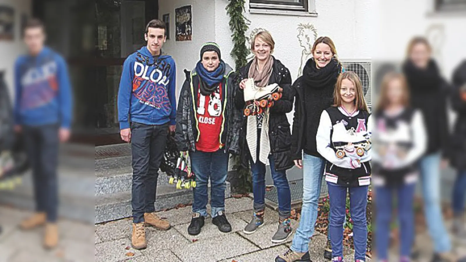 Freude über die 25 gespendeten Rollschuhe.	 (Foto: privat)