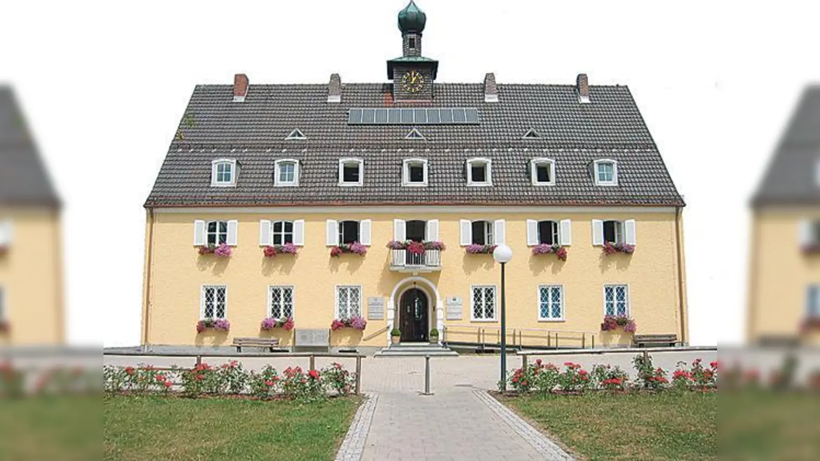 Am Sonntag, 1. Juli, können die Neubiberger über die Gestaltung ihres Rathausvorplatzes entscheiden. 	 (Foto: VA)