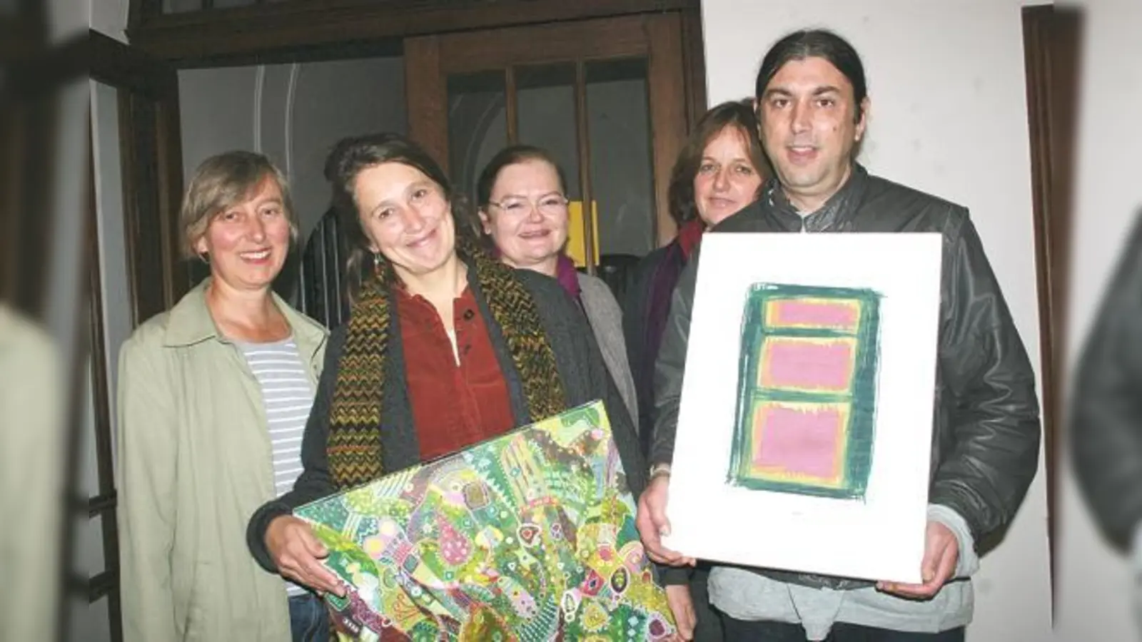 Susanne Hauenstein (2. v. l.) und Günther Kerbl (r.) treten als eines der »Künstlerpaare« bei der Ausstellung in der Seidlvilla auf.	 (Foto: scy)