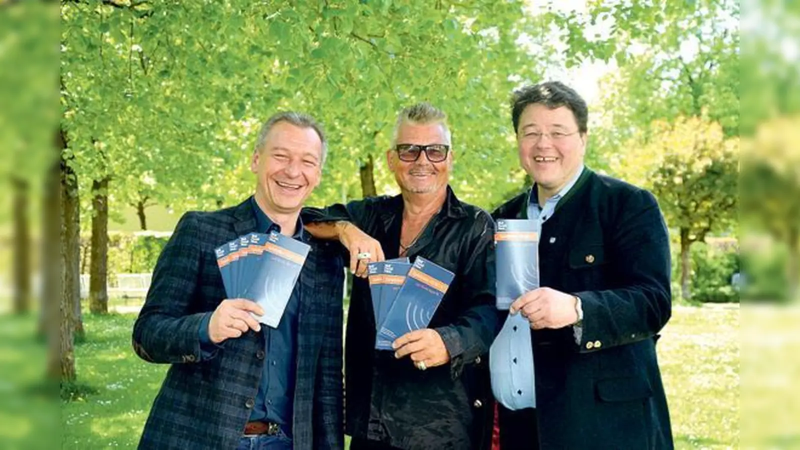 Der Leiter des Wolf-Ferrari-Hauses Horst Frank, Programmverantwortlicher Bernd Seidel und Bürgermeister Thomas Loderer (v.l.)  präsentieren das neue Programm.                             (Foto: VA)