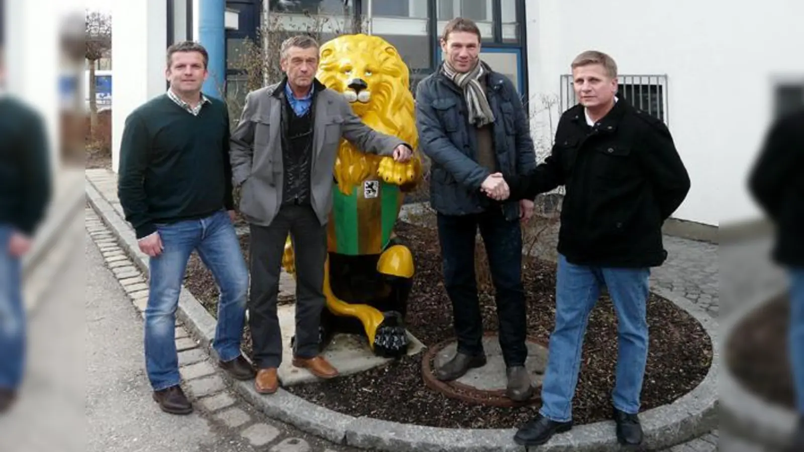 Wolfgang Schellenberg begrüßt Markus von Ahlen.  (Foto: TSV 1860)