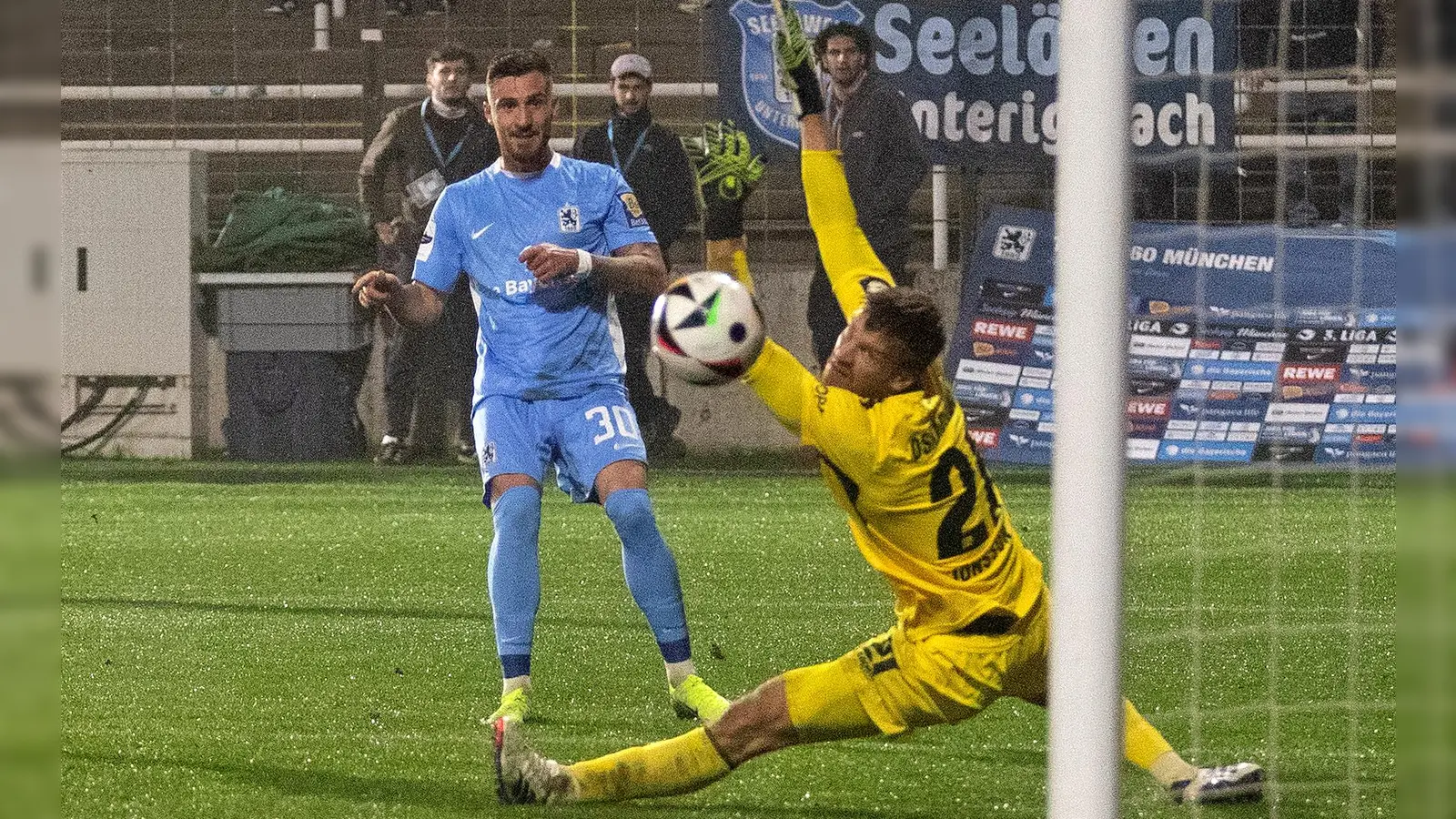 Führungstreffer: Maximilian Wolfram.  (Foto: Anne Wild)