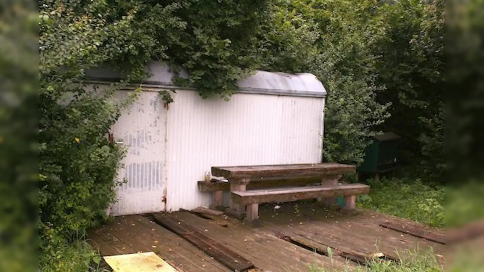 Bauwagen als Jugendtreff haben ihre Tücken, zumindest in rechtlicher Hinsicht. Dieser jedenfalls existiert nicht mehr.	 (Foto: kw)