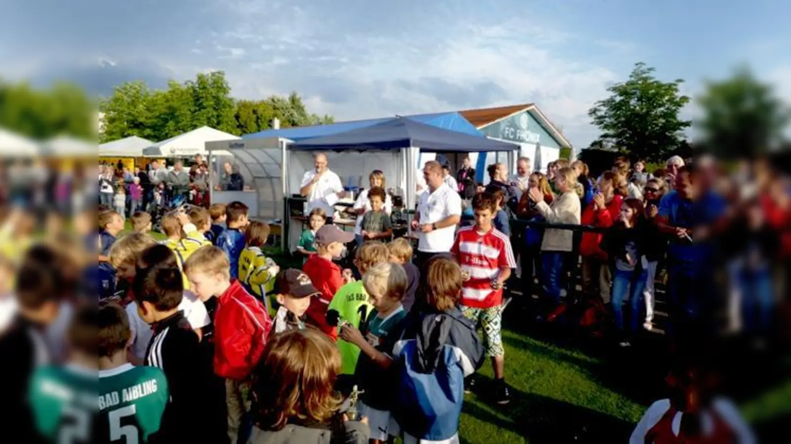 Beim diesjährigen FC Phönix Sommerturnier herrschten tropische Temperaturen. Der Qualität der Begegnungen tat das keinen Abbruch. 	 (Foto: VA)