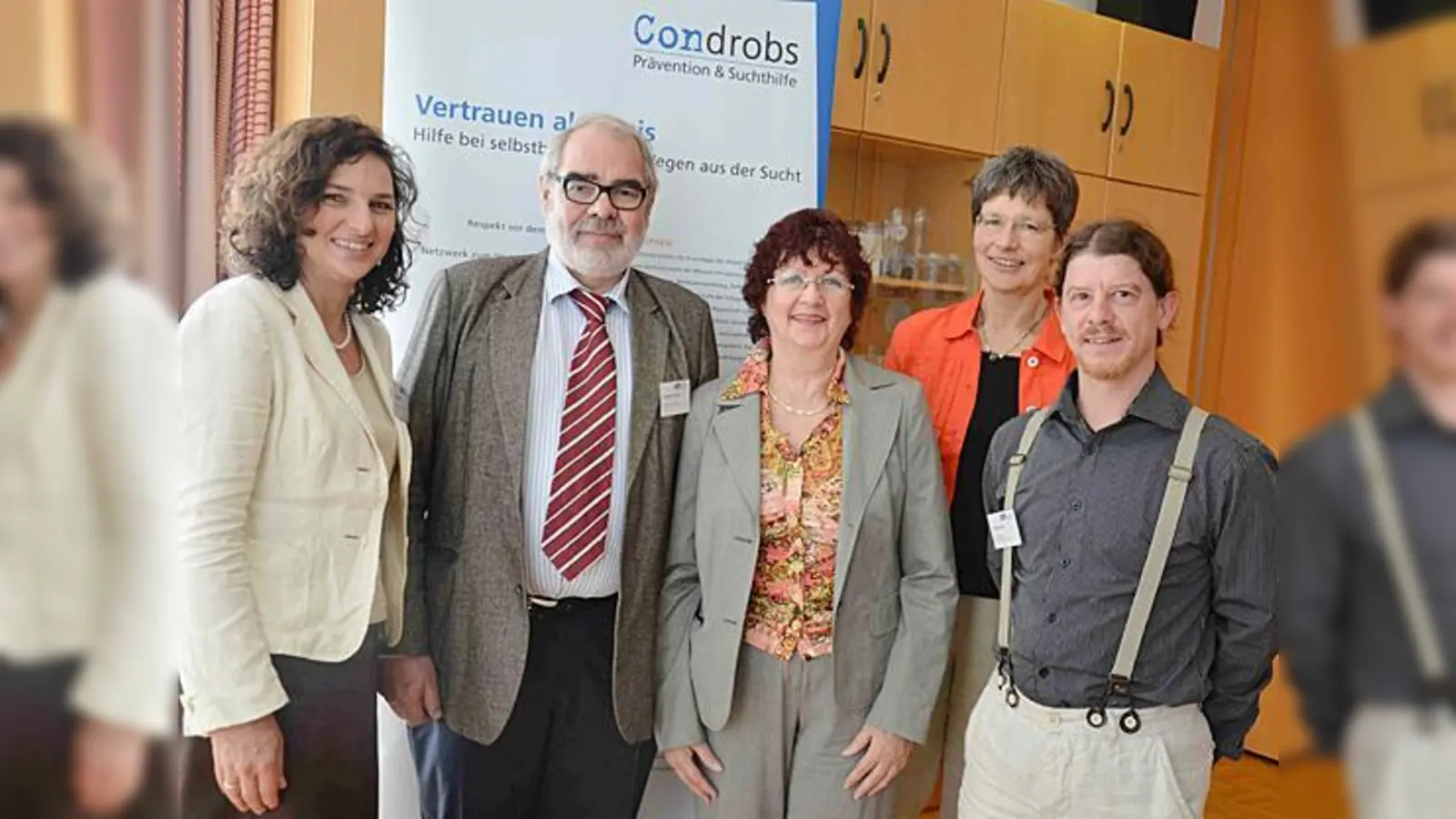 Feierten die Einweihung der Beratungsstelle (v.l.): Eva Egartner, Axel Eberth, Marina Achhammer, Birgit Gorgas und Thomas Krahe.  (Foto: Condrobs)