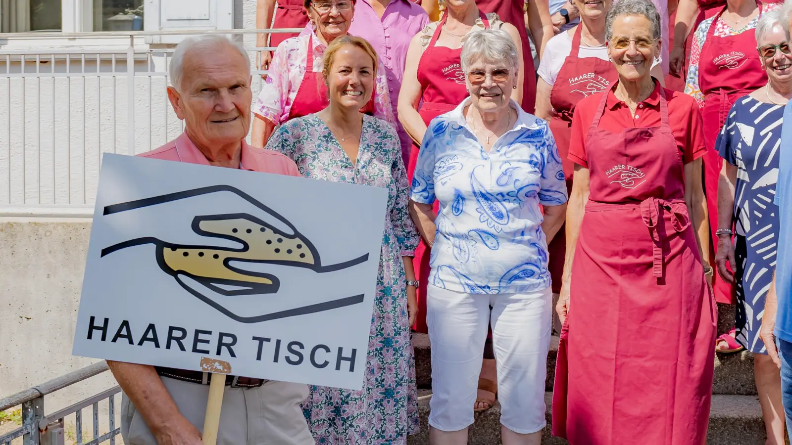 Ein starkes Team: 33 freiwillige Helferinnen und Fahrer sind derzeit für den Haarer Tisch tätig. (Foto: Janina Ruthenkolk)