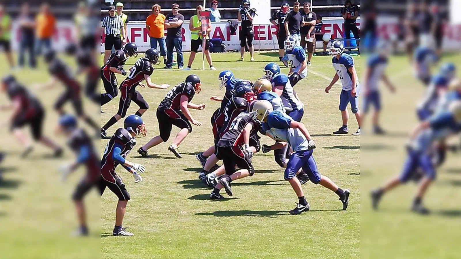 Die blaugekleideten Juniors konnten die Rittern aus Burghausen stoppen.  (Foto: Verein)