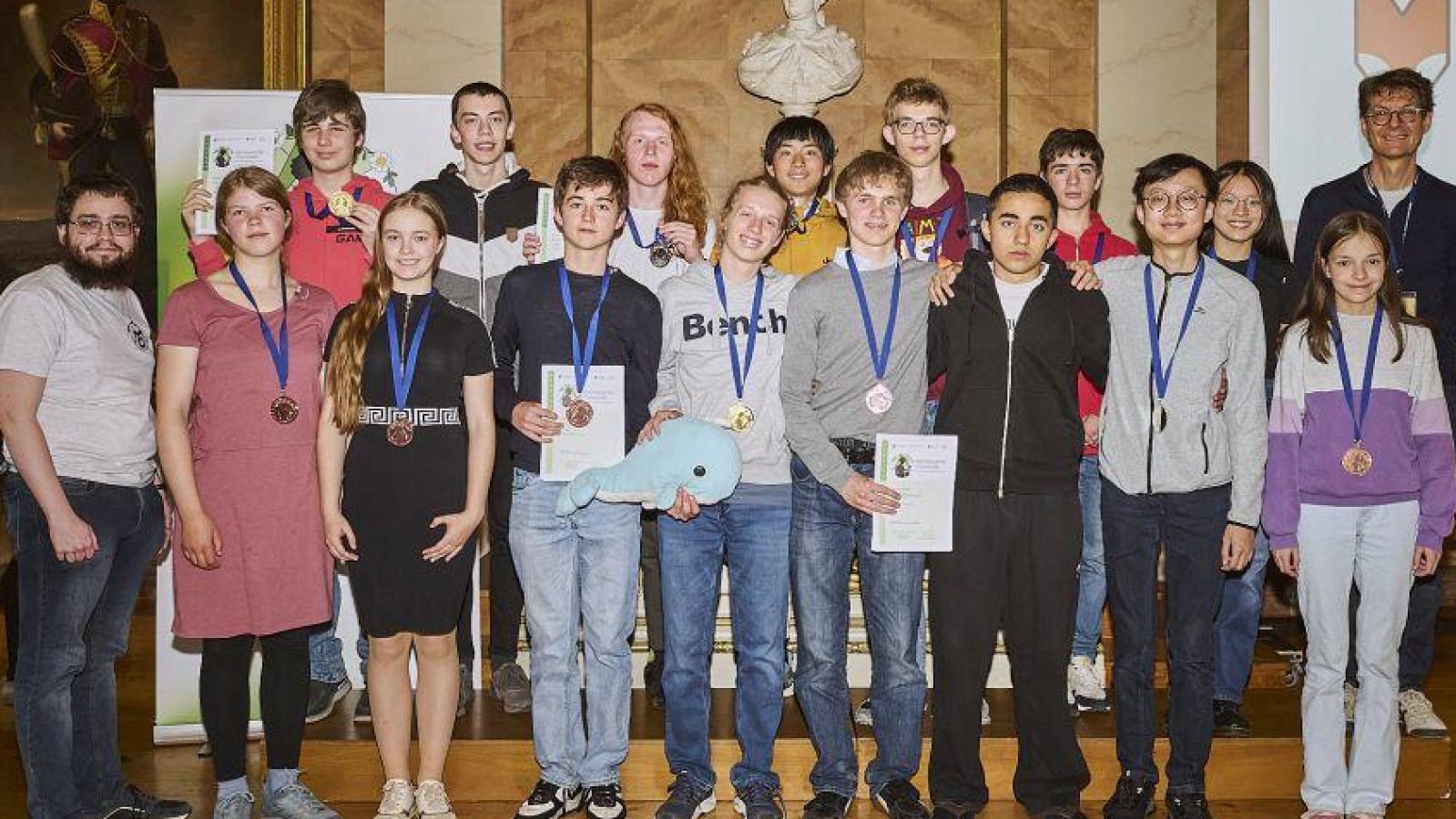 MTG holt zwei Medaillen bei Mathematik-Olympiade | Wochenanzeiger