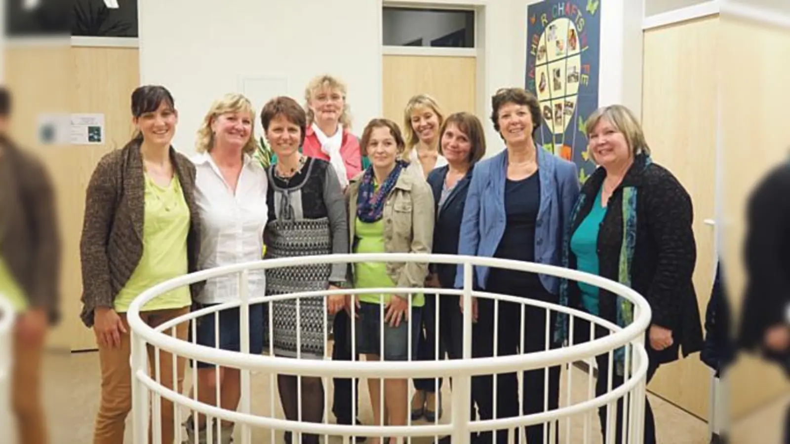 Neuer Vorstand (v.l): Nicole Eberle, Annett Jahn, Gudrun Gebhardt, Birgitta Rees, Evelin Meier, Annette Freitag, Ulrike Dusel, Barbara Rannabauer, Dörte Schack-Steffenhagen 	 (Foto: Nachbarschaftshilfe)