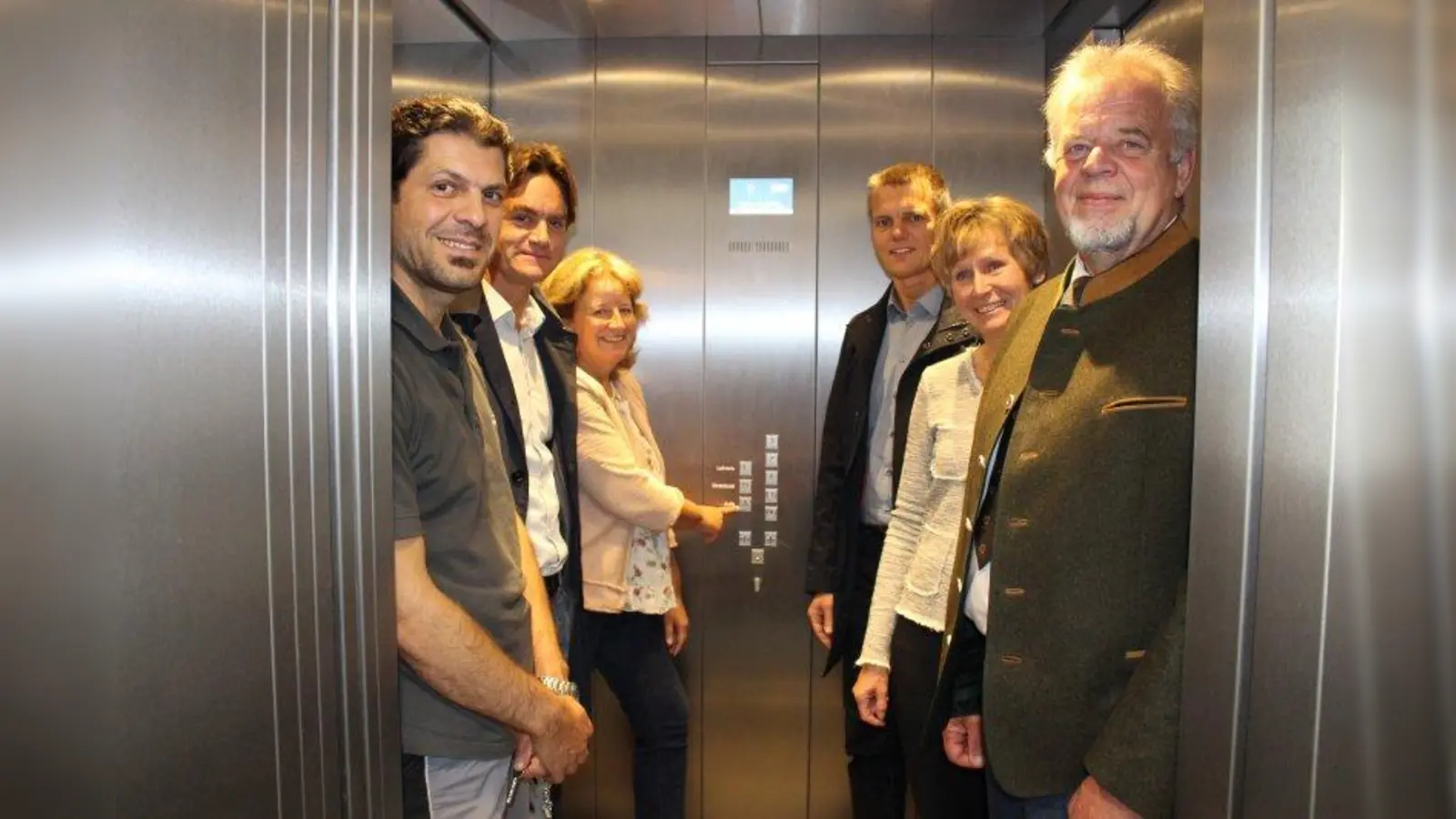 Das Gymnasium Starnberg ist nun barrierefrei. Schüler, die auf einen Rollstuhl angewiesen sind, können sich jetzt frei und selbstständig im Haus bewegen. (Foto: Stadt Starnberg)
