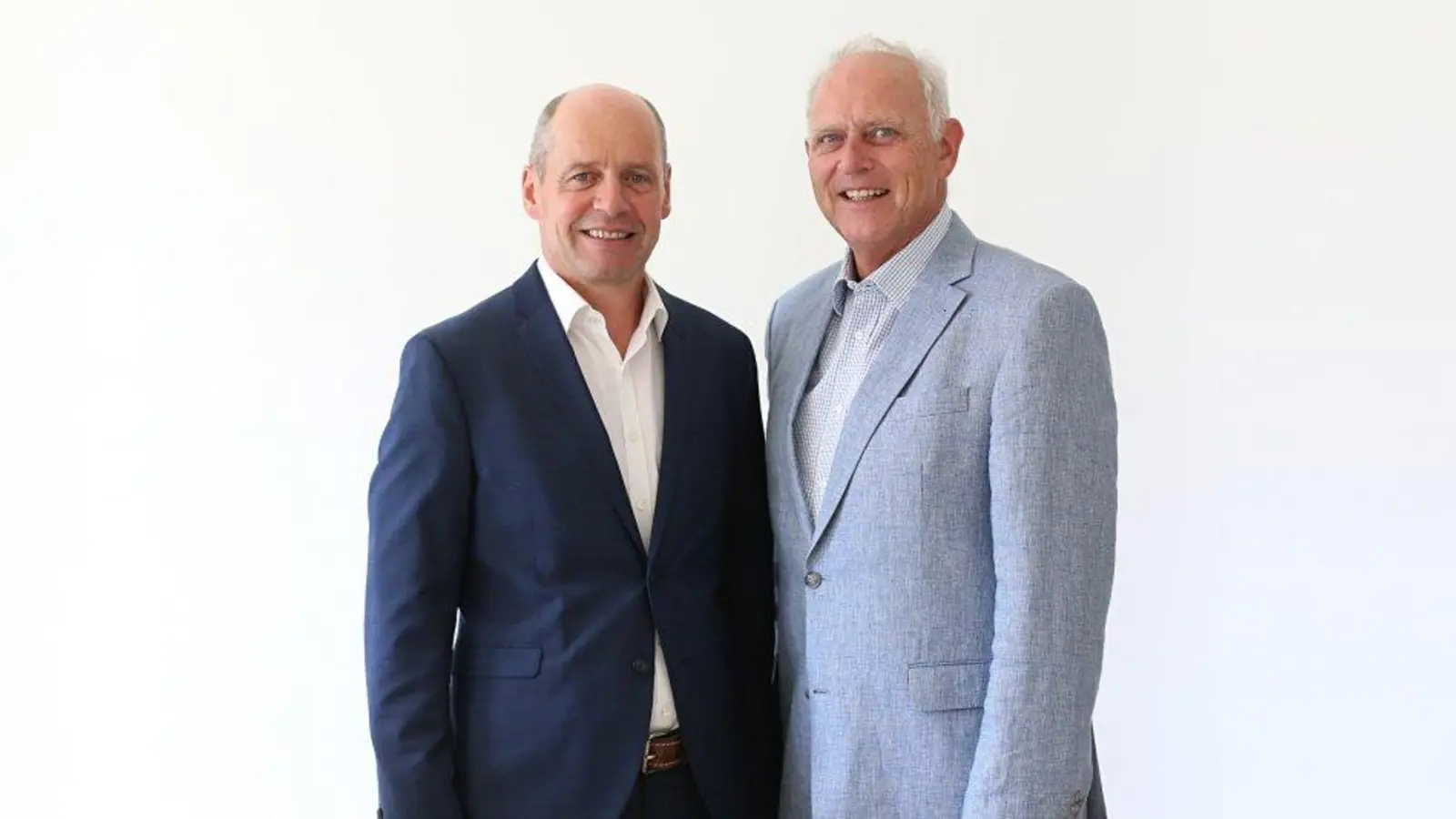 Anton Kottermair (l.) hat die Geschäftsführung von Peter Schichl übernommen. (Foto: Strom Germering)