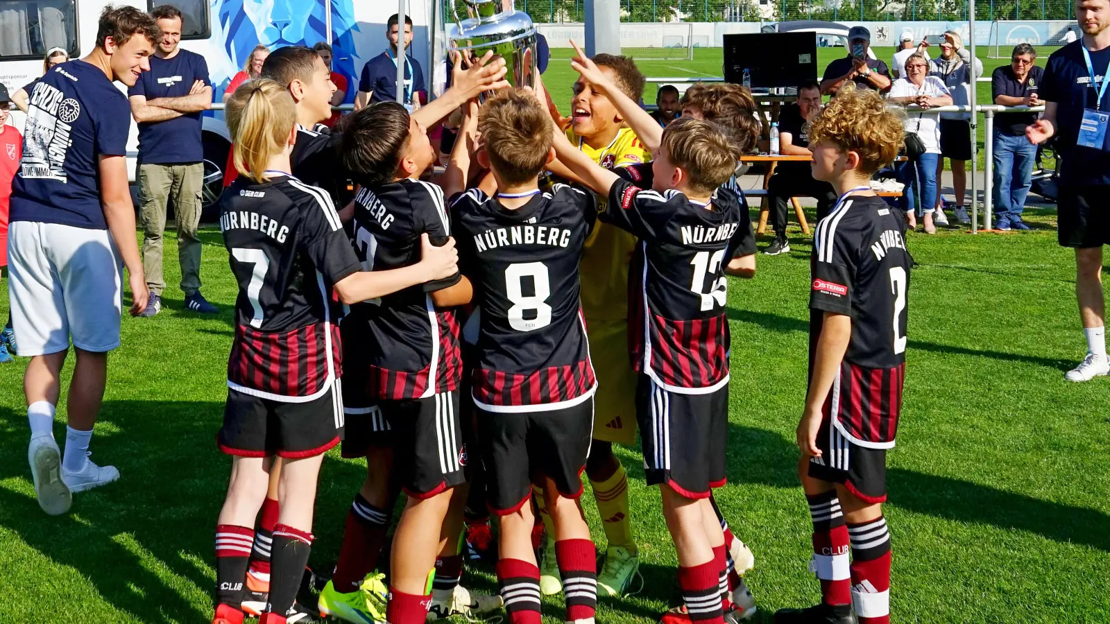 Löwen-Cup: Vorjahressieger 1. FC Nürnberg. (Foto: J. Mentel)