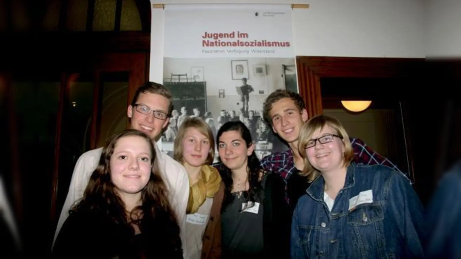 Schüler dreier Gymnasien haben in der Seidlvilla die Ausstellung »Jugend im Nationalsozialismus« auf die Beine gestellt.	 (Foto: Sylvie-Sophie Schindler)