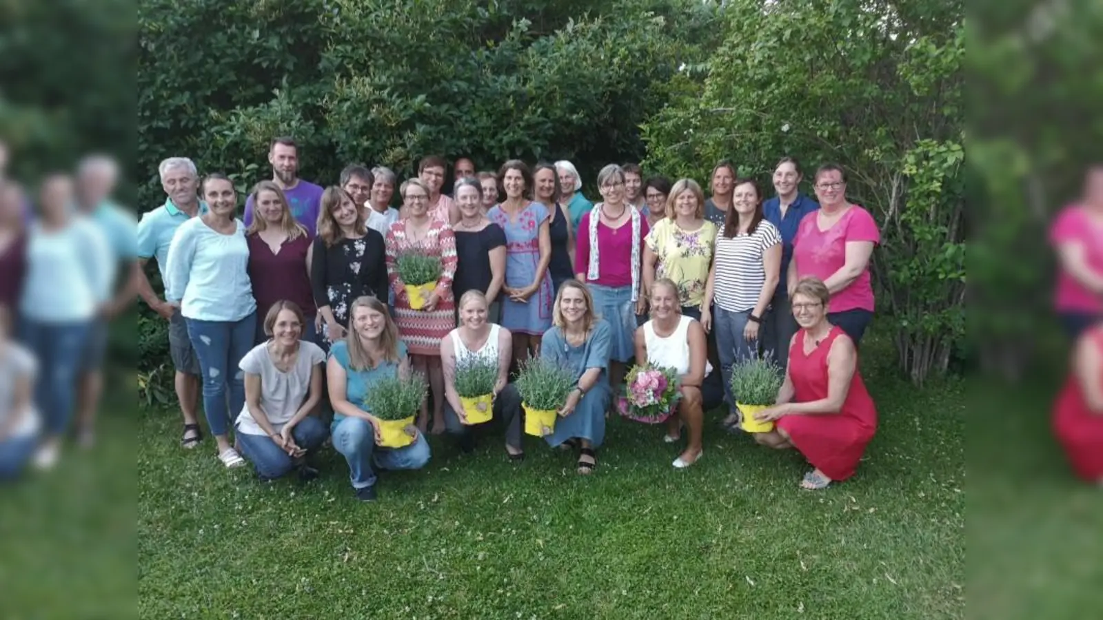 Gruppenbild im Garten "Zum Vaas".  (Foto: VA)
