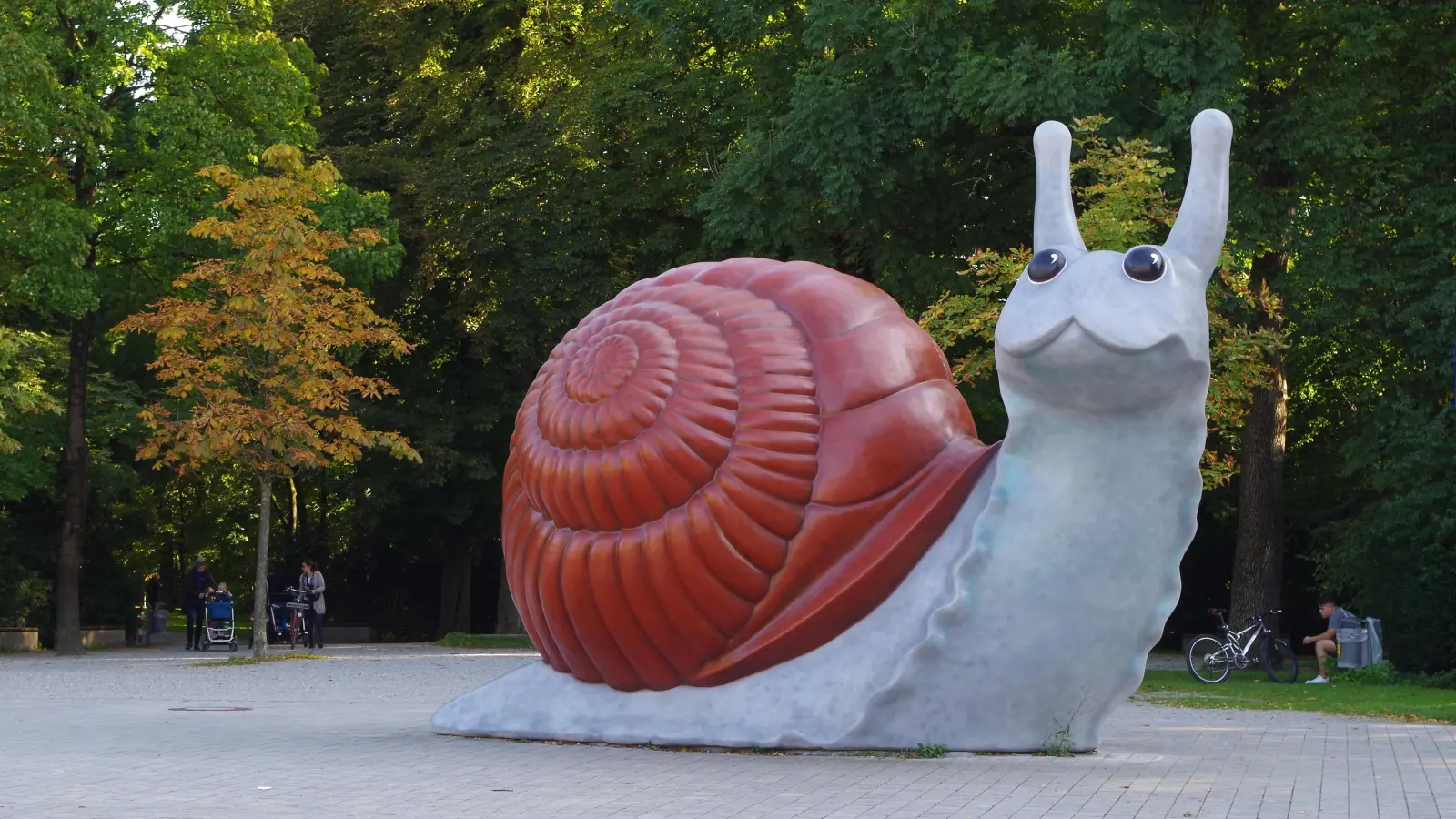 Mit dem „Schneckengarten“, einer Kunstaktion von Dana Lürken, soll die Schnecke demnächst etwas zu futtern bekommen. (Foto: Beatrix Köber)