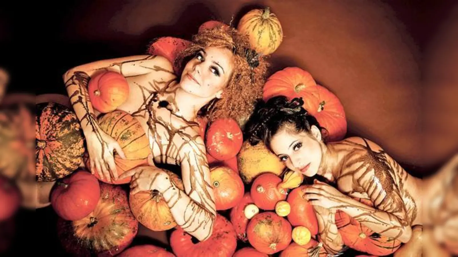 Caro und Gudrun nehmen ihr Publikum mit auf eine Weltumrundung.	 (Foto: privat)