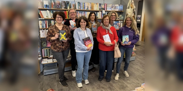  Das Lesezeichen-Team und die Germeringer Geschäftsleute freuen sich auf eine besondere Aktion. (Foto: Lesezeichen)