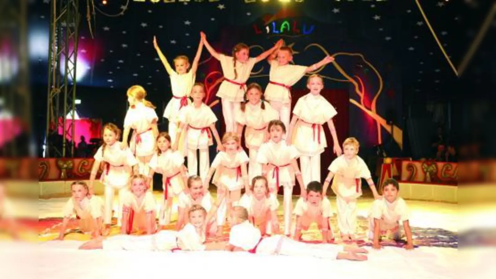 LILALU-Abschlussgala im vergangenen Jahr: Die Kinder bezauberten das Publikum mit ihrer tollen Show. (Foto: Sigi Müller)