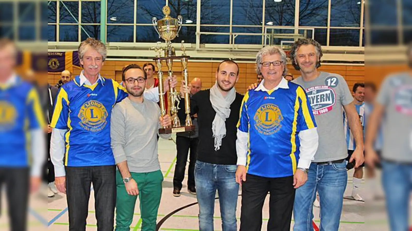 Lions-Präsident Walter Schulze, die Geschwister Hanika, Organisator und Lions-Mitglied Michael Hartl, Moderator Bernhard »Fleischi« Fleischmann von Bayern 3 (von links nach rechts).	 (Foto: privat)
