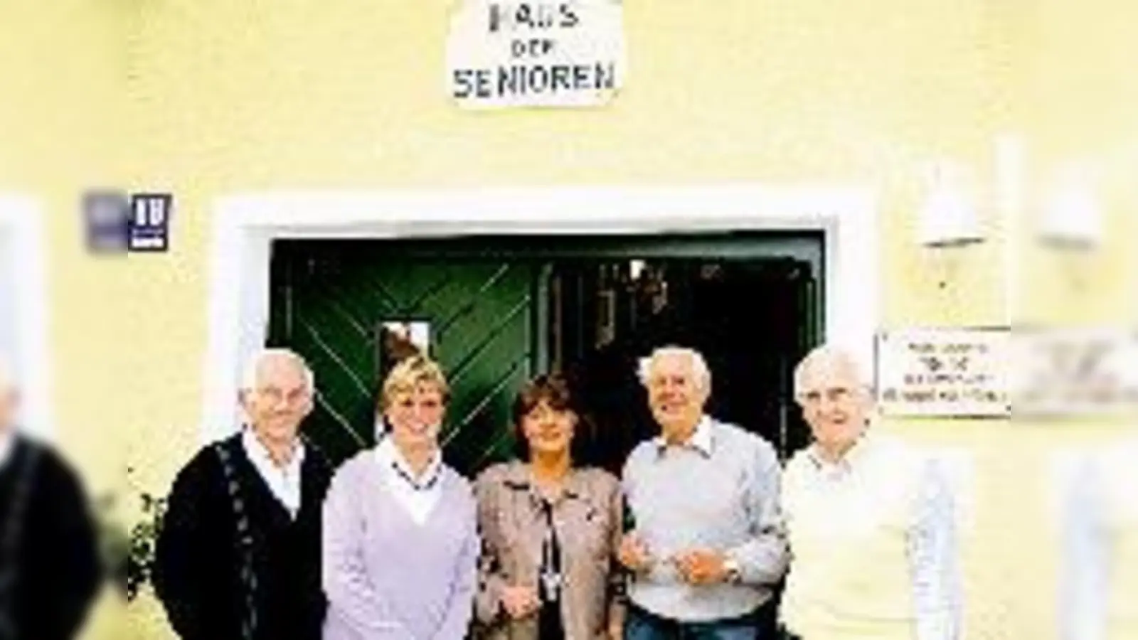 Laden zur Jubiläumsgala »30 Jahre Seniorenstelle« ein (v. l.): Heinz Eberl, Barbara Sturm, Ursula Brümmer, Anselm Stehle und Hans Markgraf.  (Foto: Ka)