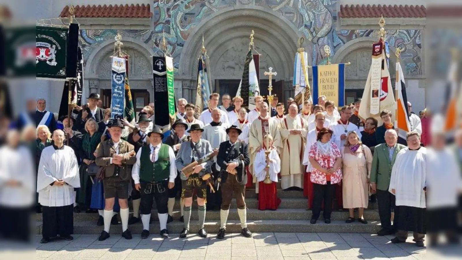 Feierliches Patrozinium in Maria Schutz: Der diesjährige Festgottesdienst stand ganz im Zeichen des bevorstehenden Jubiläums anlässlich der Weihe der Pfarrkirche vor 100 Jahren im Juli 1918. (Foto: Brigitte Miehle)