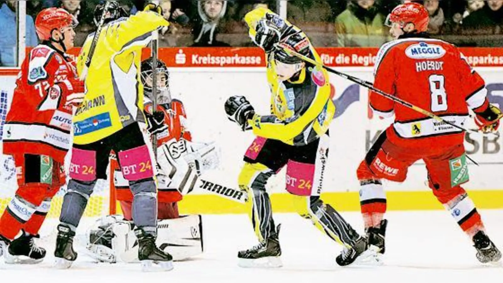 Der EHC Klostersee hatte auf dem heimischen Eis beim 2:5 gegen die Bayreuth  Tigers das Nachsehen.	 (Foto: smg / Chris Unverdorben)
