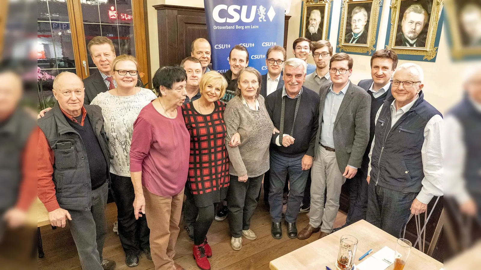 Der neu gewählte Ortsvorstand um den Ortsvorsitzenden Fabian Ewald (3.v.r.) und Landtagsabgeordneter Robert Brannekämper (hi.l.). (Foto: privat)