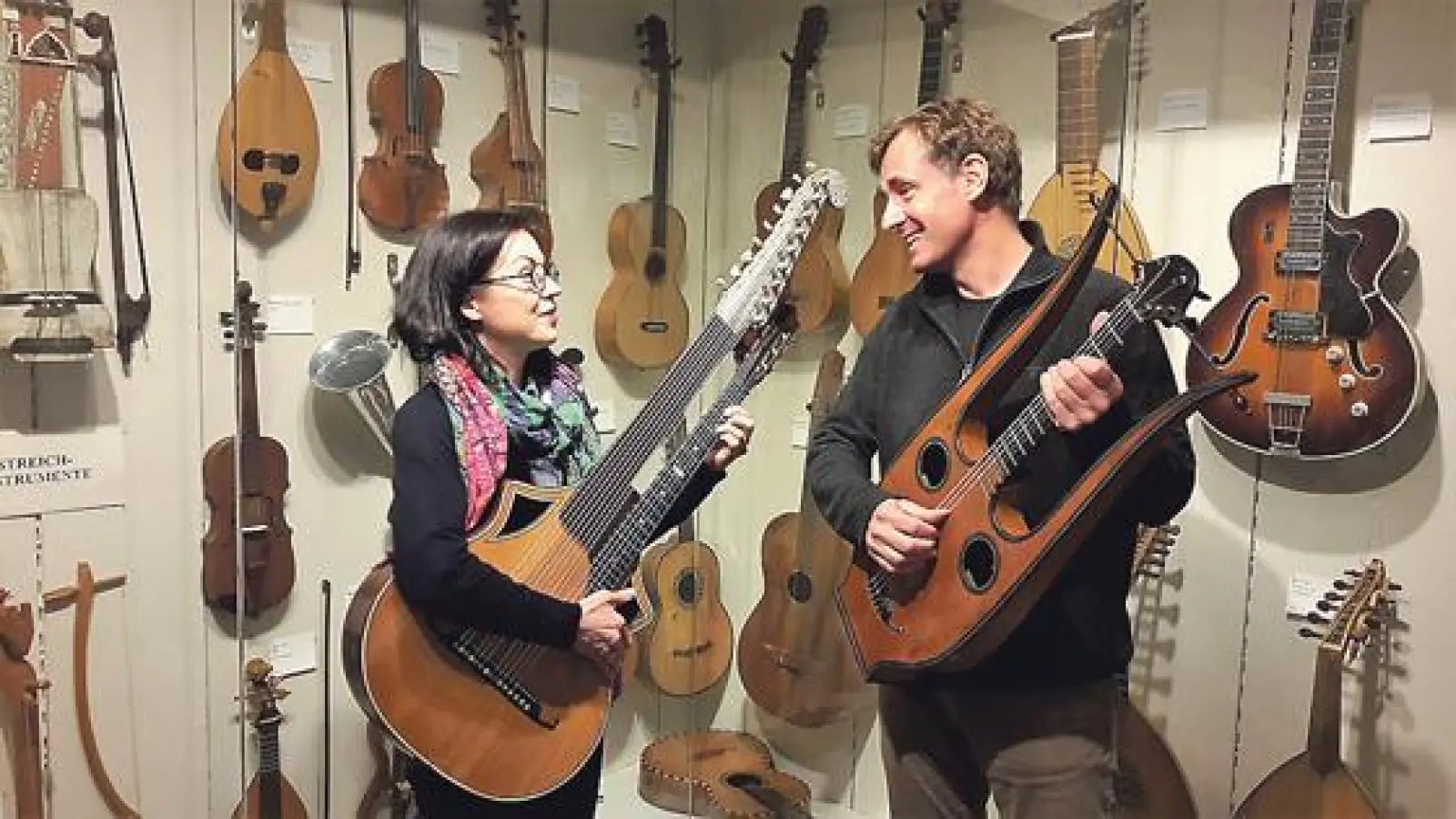 Am Freitagabend geben Andrea Breyer-Bartsch und Alexander Leidolph ein Gitarrenkonzert.	 (Foto: Musikschule)