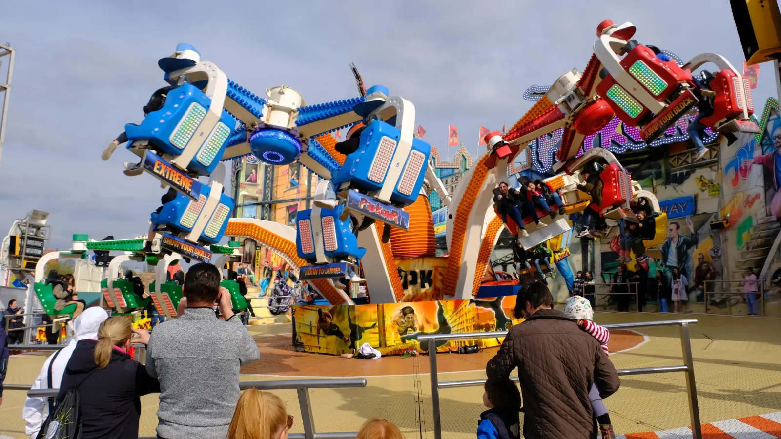 Ende April besucht das ASZ Harlaching das Münchner Frühlingsfest. (Foto: Robert Bösl)