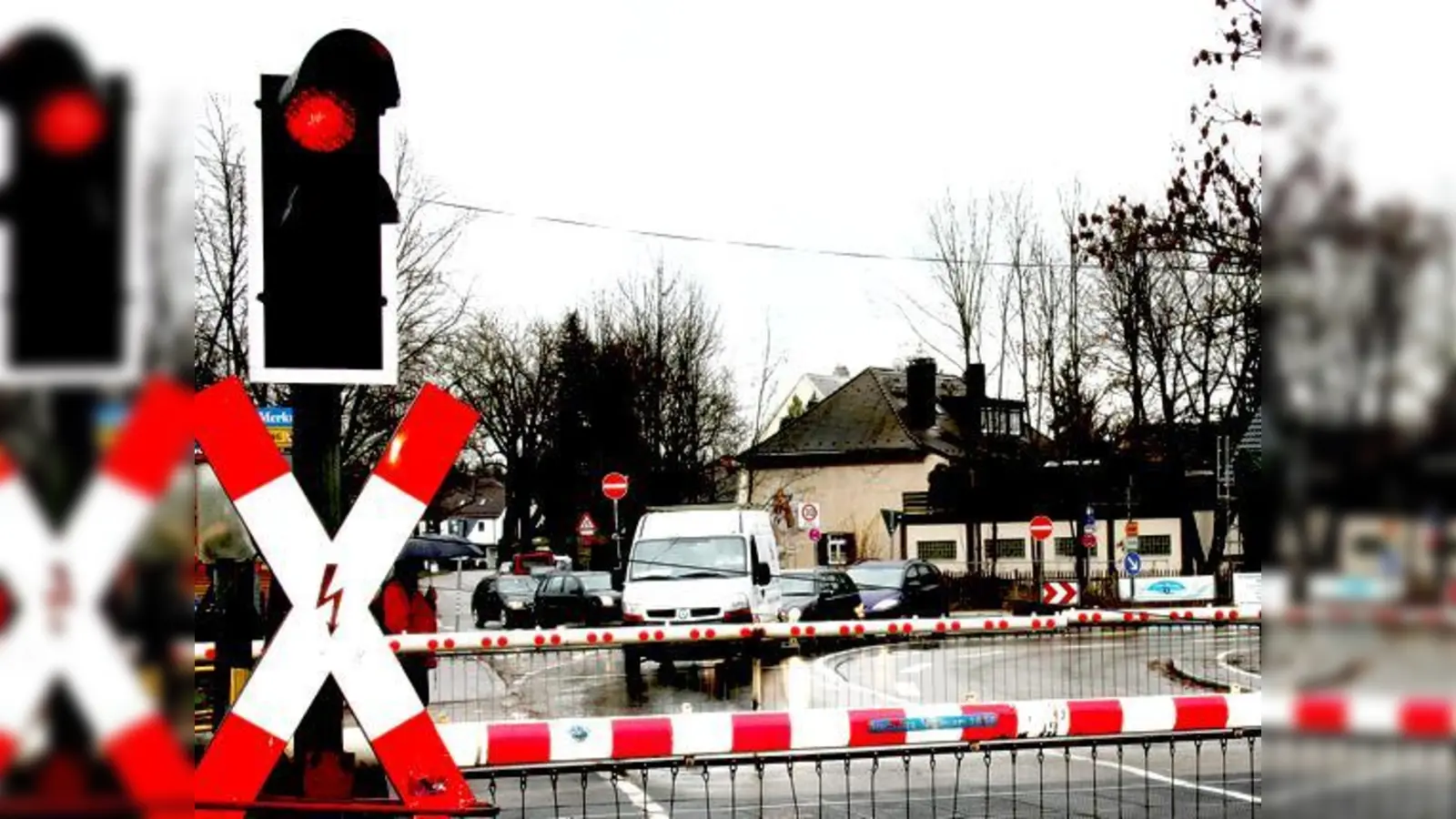 Nervige Warterei vor den Bahngleisen: Betroffen sind die Feldmochinger Straße, die Lerchenauer Straße und die Lerchenstraße. 	 (Foto: ws)