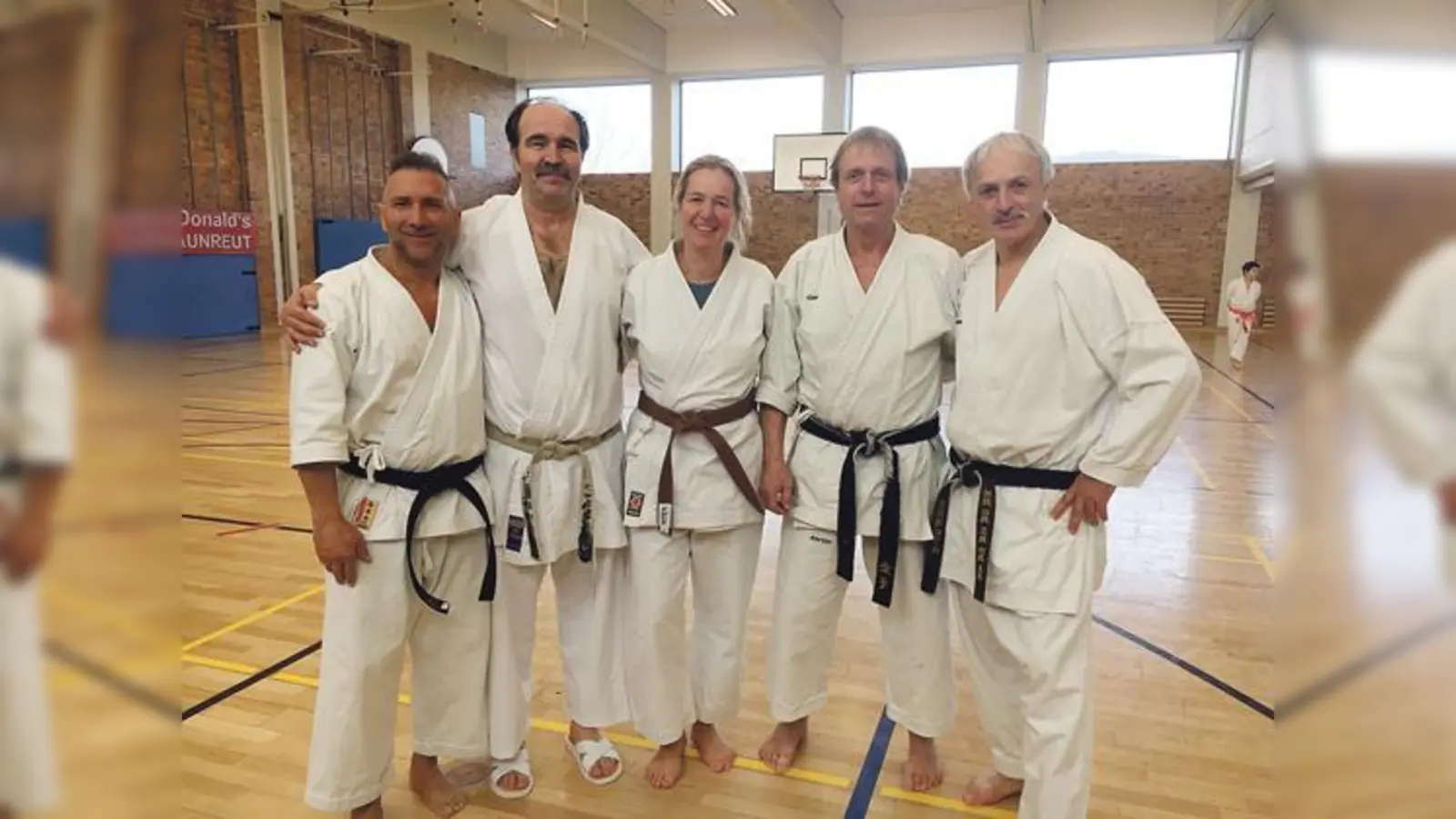 Die Schwarzgurte des TSV Neufahrn freuen sich auch in 2017 auf viele neue Mitglieder.	 (Foto: Verein)