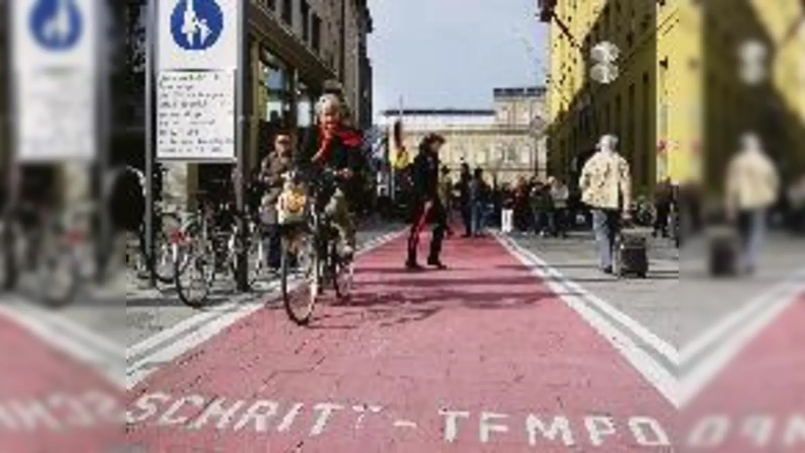 Dauer-Chaos: Auf dem Radweg durch Münchens Mitte sind zu viele Verkehrsteilnehmer unterwegs. Die Stadt versucht, die Situation zu  (entspannen.Foto: nan)