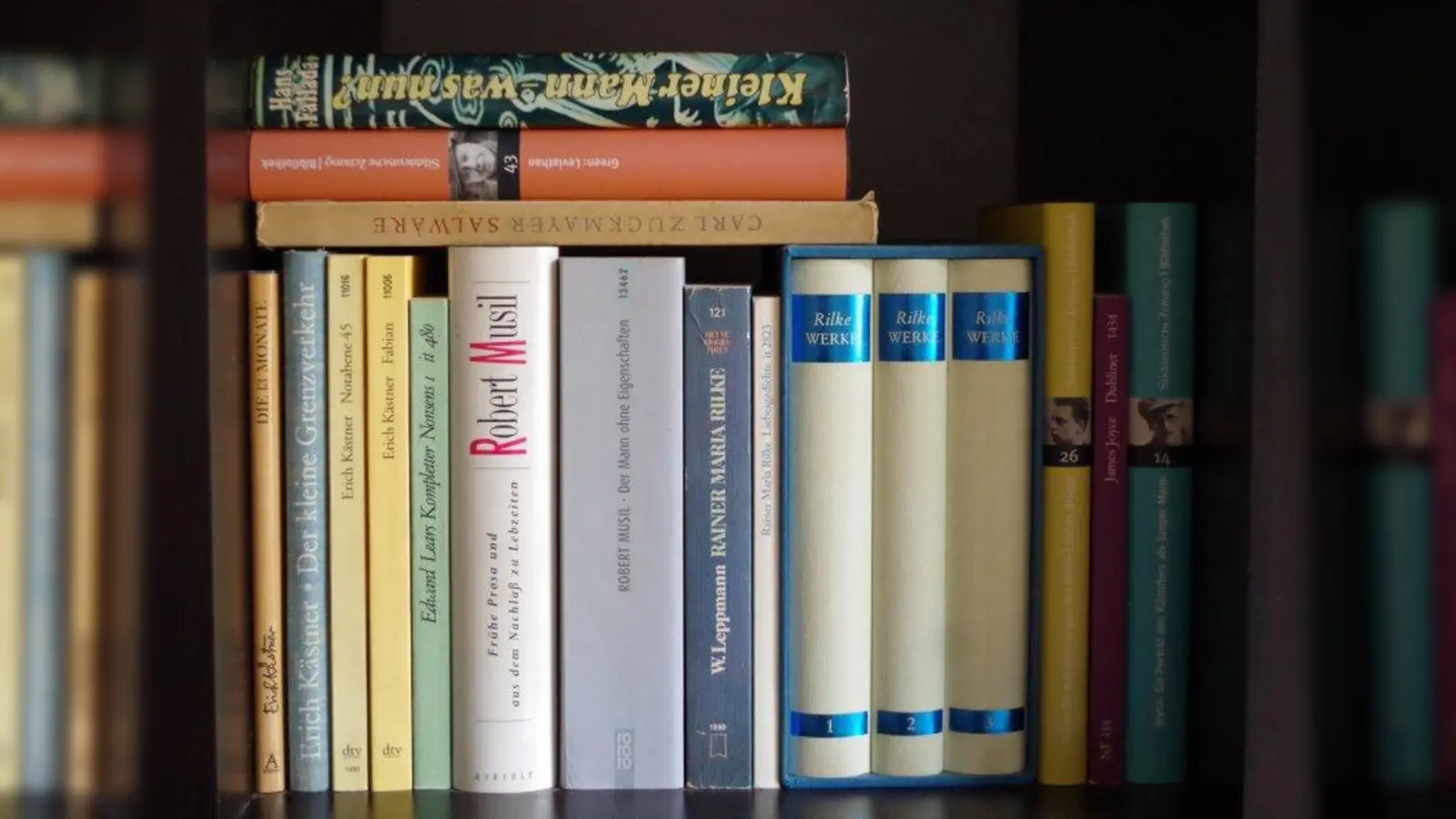 Lesestoff für den Bücherflohmarkt kann im Bürgertreff München Süd „Treff und Tee e.V.” abgegeben werden. (Foto: kö)