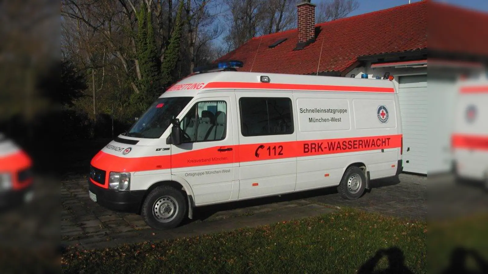 Helfer vor Ort: Die Mitglieder der Rettungsstation der Wasserwacht München-West können mit ihren Einsatzfahrzeugen den Zufahrtsweg kaum noch befahren. (Foto: Wasserwacht München-West)