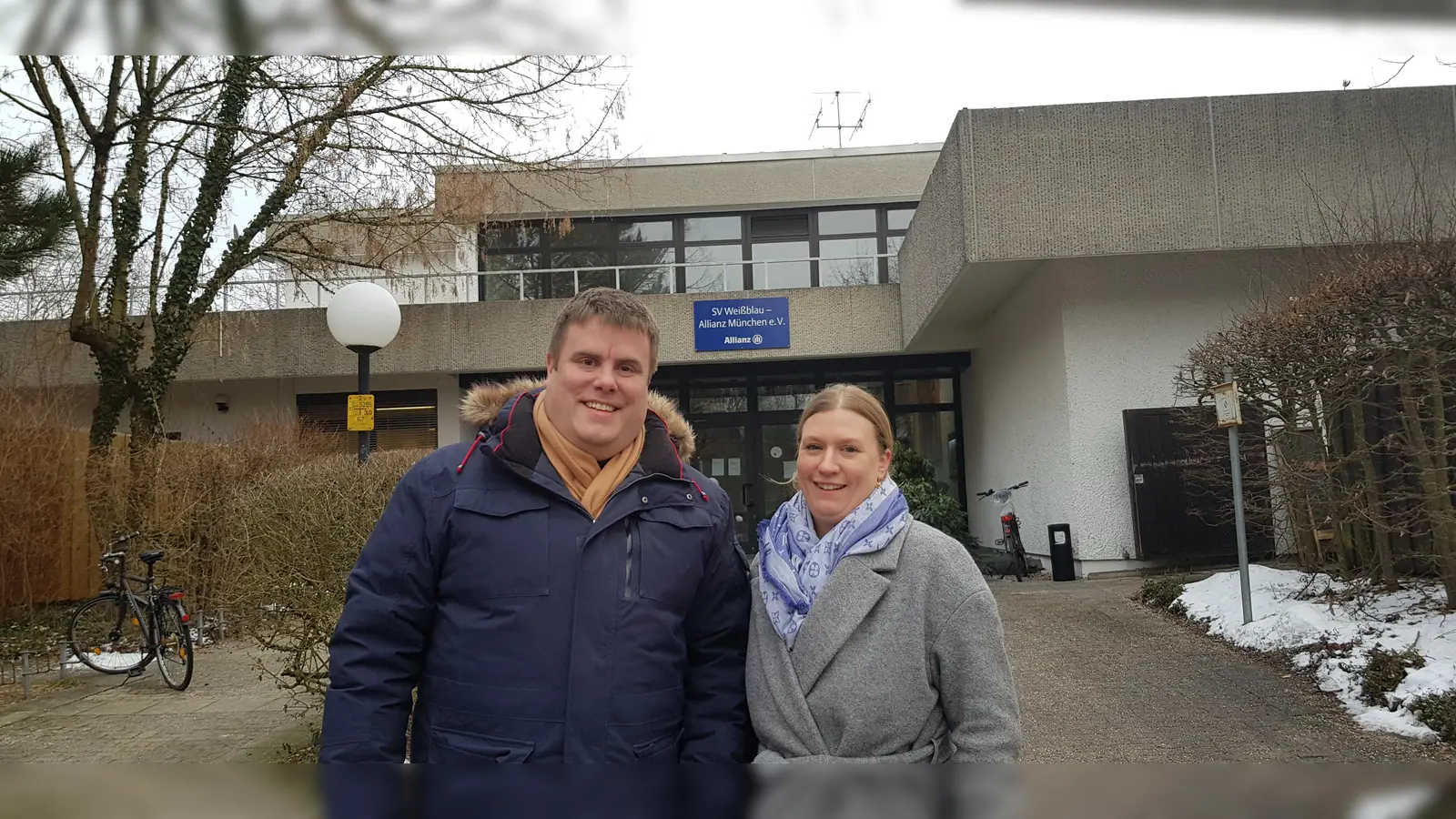 Dorothea Wiepcke und Patric Wolf vor dem Vereinsheim SV Weißblau Allianz, wo die Versammlung stattfand (Foto: CSU)