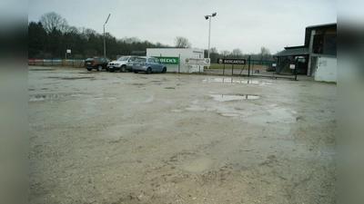 Die Gemeinde Herbertshausen weigert sich, die Kosten für einen Parkplatzbau allein zu tragen. (Foto: pi)