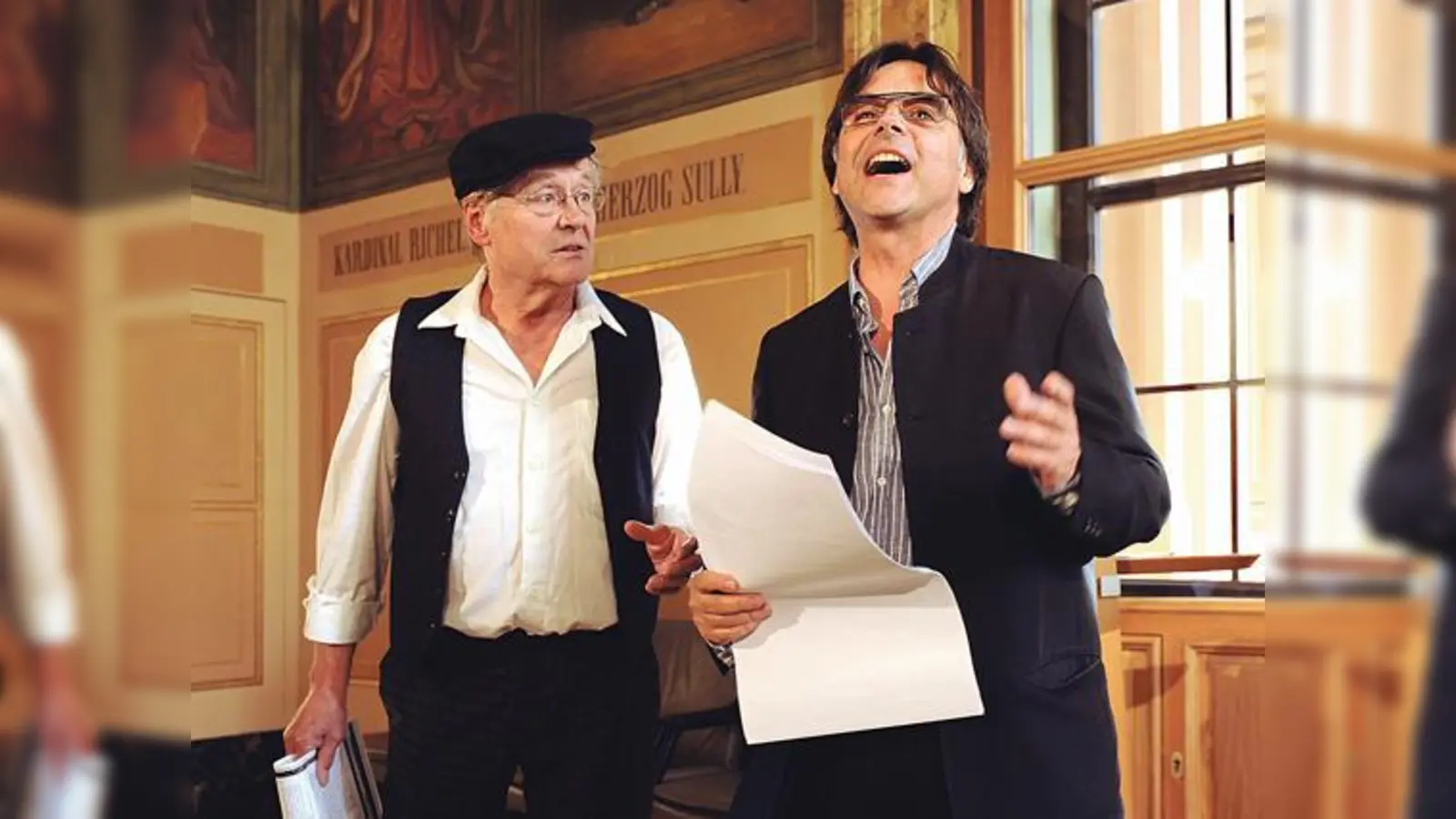 Die Arbeiterwohlfahrt Neuperlach feiert mit Claus Obalski und Roland Astor Geburtstag. 	 (Foto: Gerd Pfeiffer)