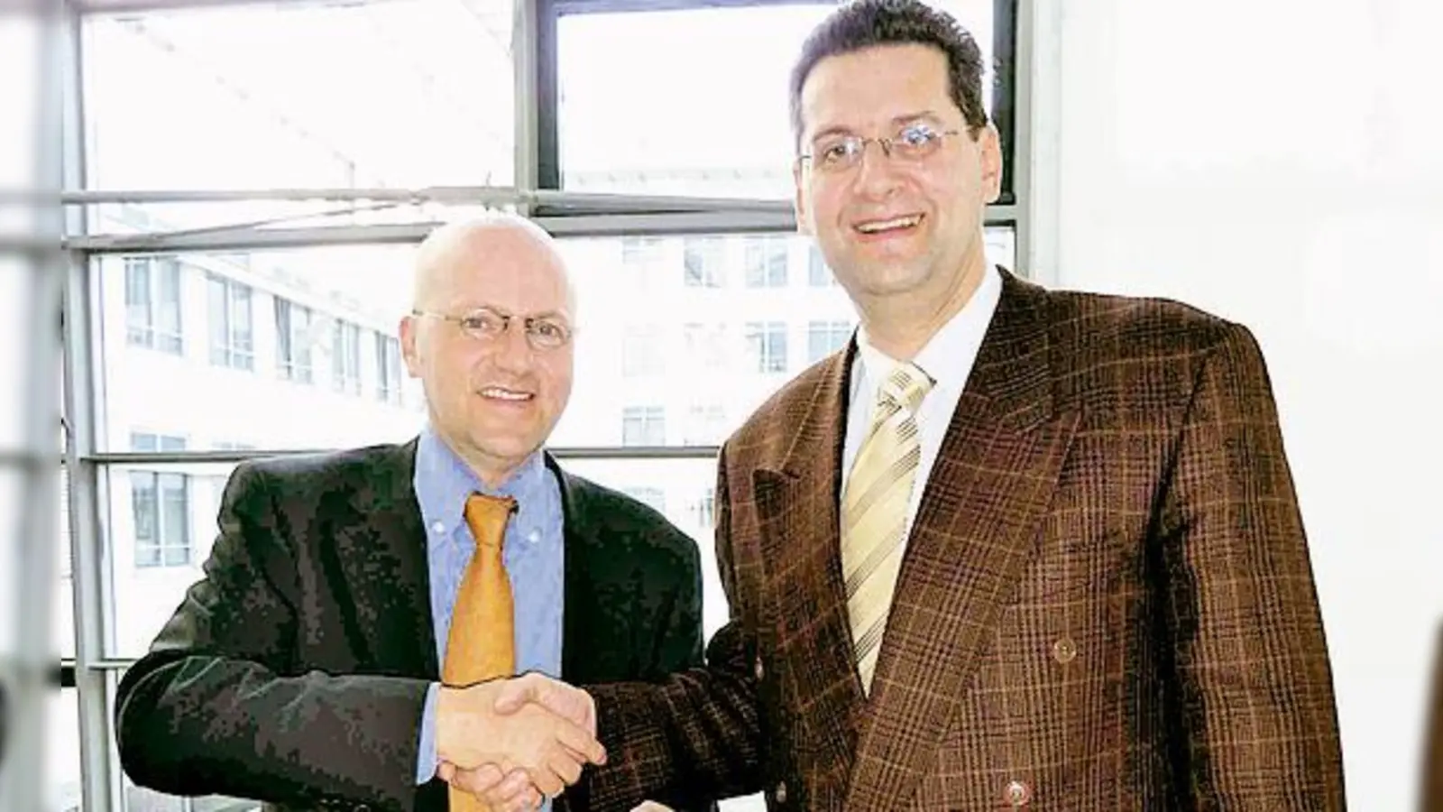Dr. Reinhard Pfeiffer, Geschäftsführer der Messe München (links) und TSV-Chef Robert Rieger. 	 (Foto: VA)