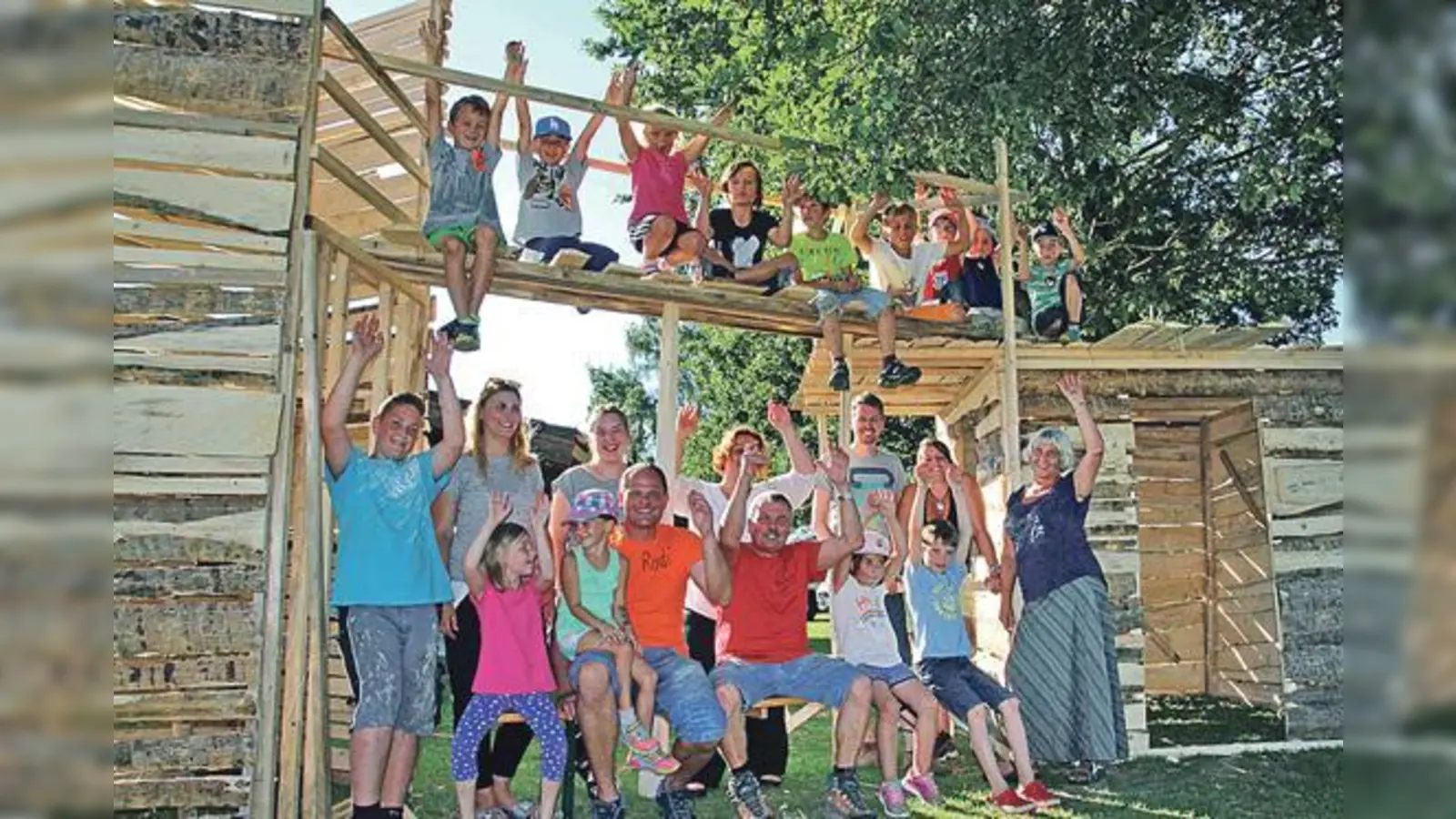 Mit viel Freude bauten Kinder und Jugendliche ihre Traumhäuser.	 (Foto: privat)