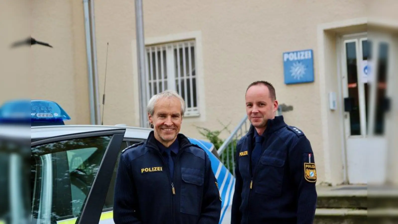 Die „Neuen” in Gauting: Dienststellenleiter Andreas Ruch und Vize Andreas Rau (v.l.) vor der Gautinger Wache. (Foto: us)