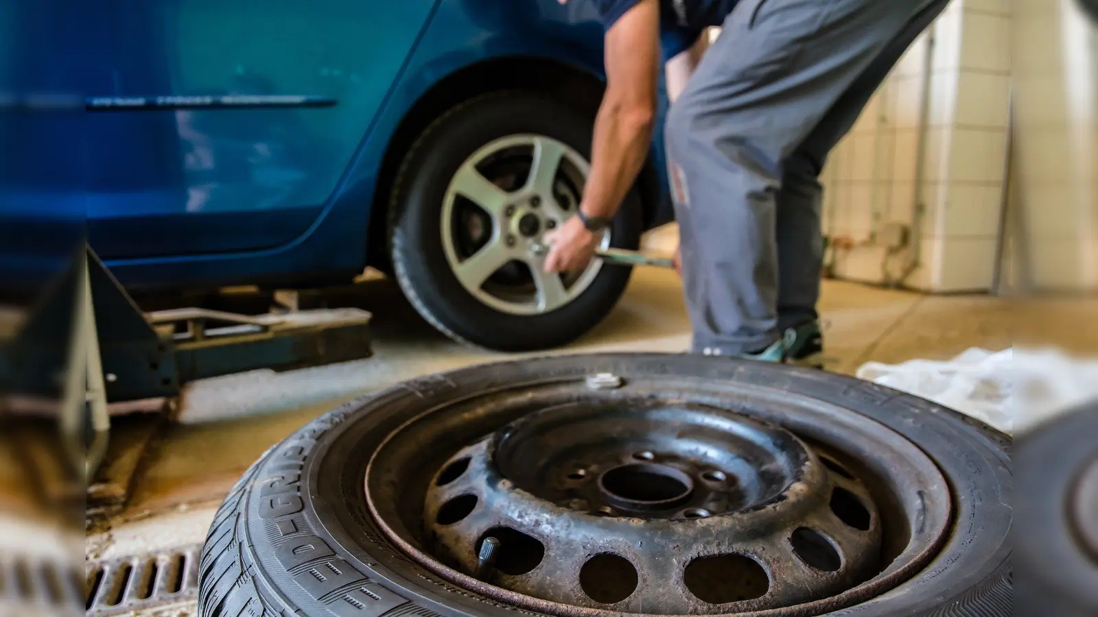 Reifenwechsel laut Innenministerium in Bayern erlaubt. (Foto: HutchRock/CCO)