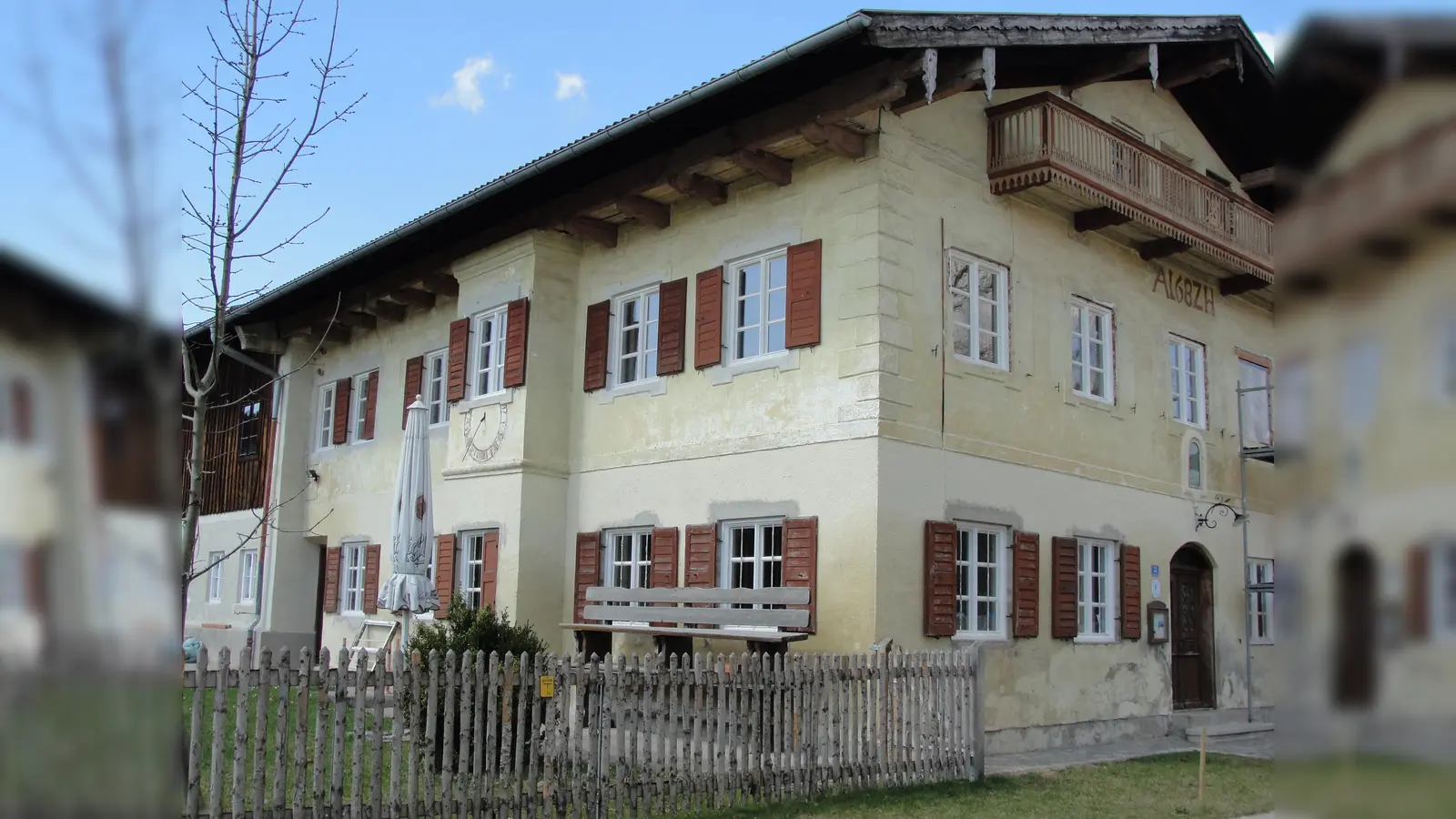 Der alte Pfarrhof in Arget wurde zum Heimatmuseum der Gemeinde Sauerlach umgewidmet. (Foto: hw)
