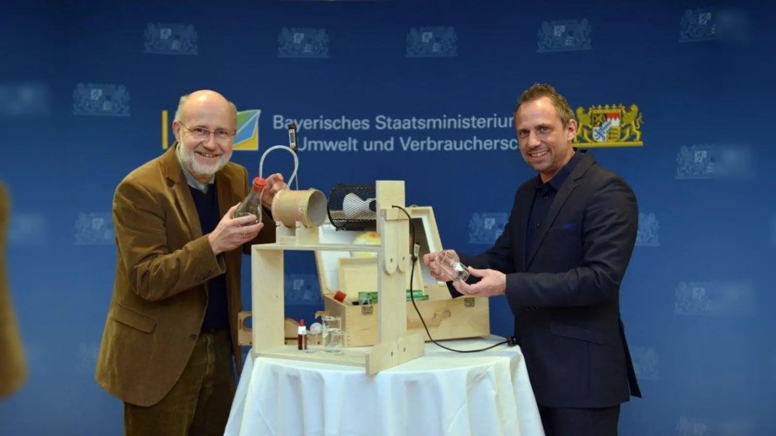 Prof. Harald Lesch (links) und Bayerns Umweltminister Thorsten Glauber möchten zum Umdenken beitragen. (Foto: Bayerisches Staatsministerium für Umwelt und Verbraucherschutz)