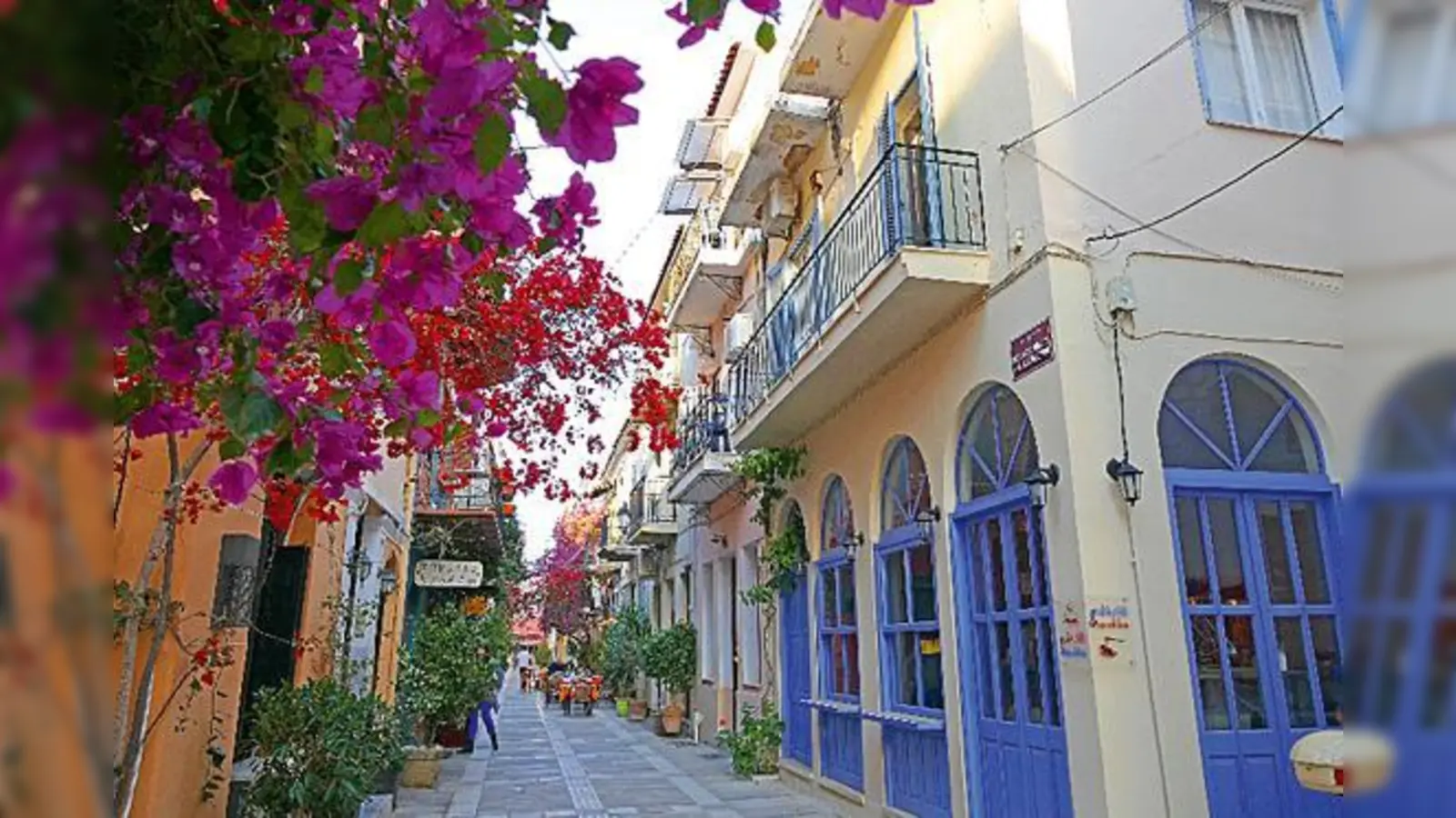 Eine der wunderschönen Gassen in der Altstadt von Nafplio: die Vasileou Alexandrou Straße.	 (Foto: Merete Amymoni Skeibrok)