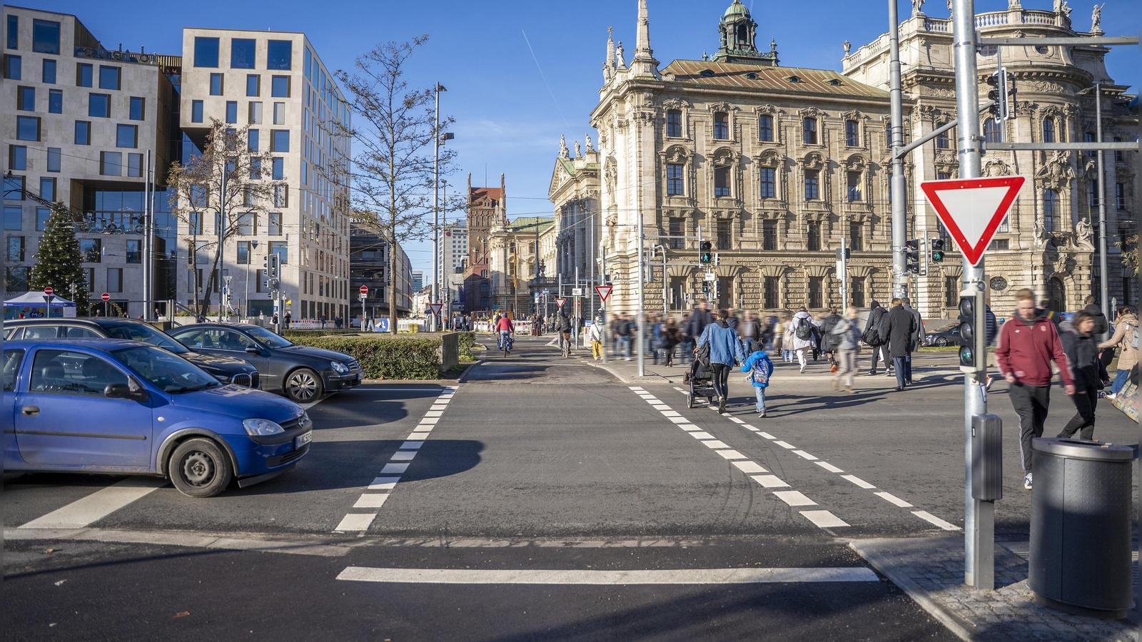 Umbau-ist-fertig-Rad-und-Fu-g-ngerquerung-am-Stachus-erneuert-und-verbessert