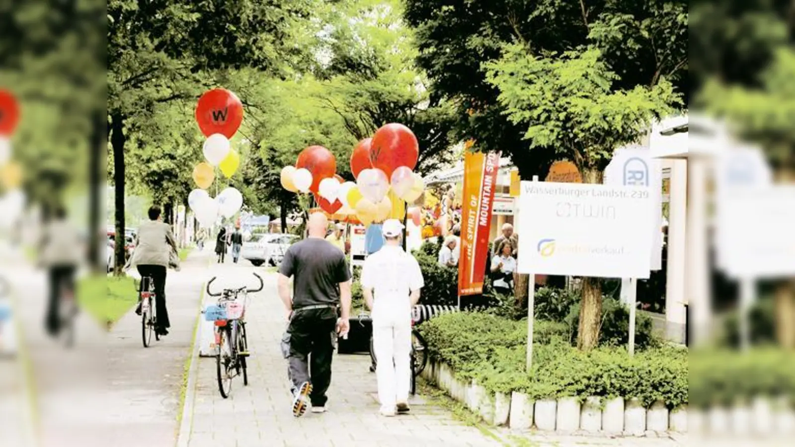 Der Aktions- und Familientag an der Wasserburger Landstraße bietet sich an, um die einzelnen Geschäfte kennenzulernen.   (Foto: pb)