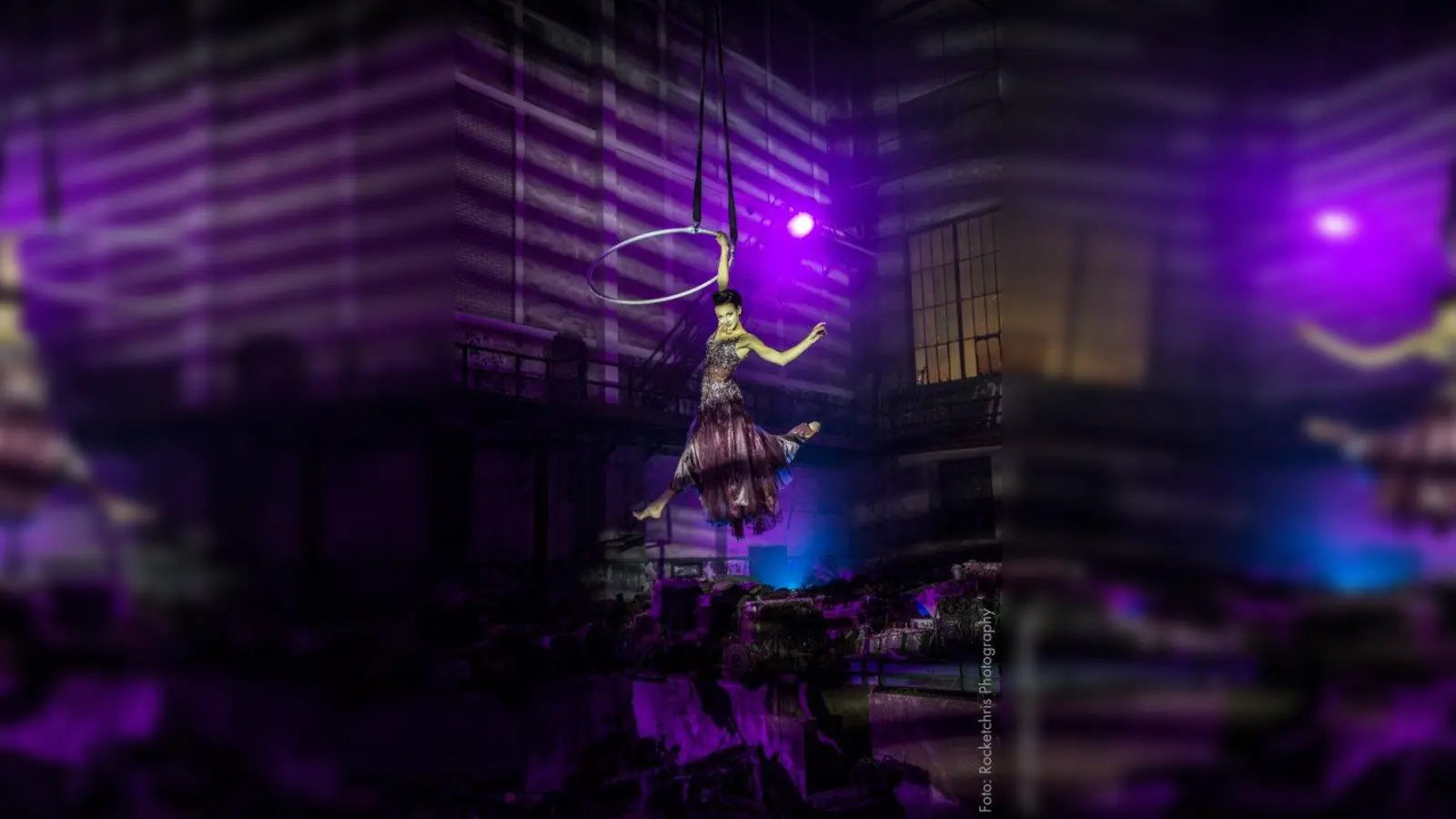 Lea Hinz fasziniert das Publikum am Luftring. (Foto: pi)