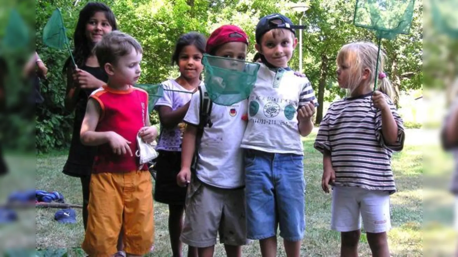 Kinder lieben alles, was kreucht und fleucht: auch Schnecken und Würmer.	 (Foto: VA)
