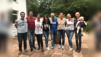 Das glücklich und zufriedene Orga-Team der drei Vereine "Siedlerverein am Perlacher Forst", BI Amisiedlung und Vineyard München e.V. der Aktion "Zammakocht" gegen die Lebensmittelverschwendung. (Foto: VA)