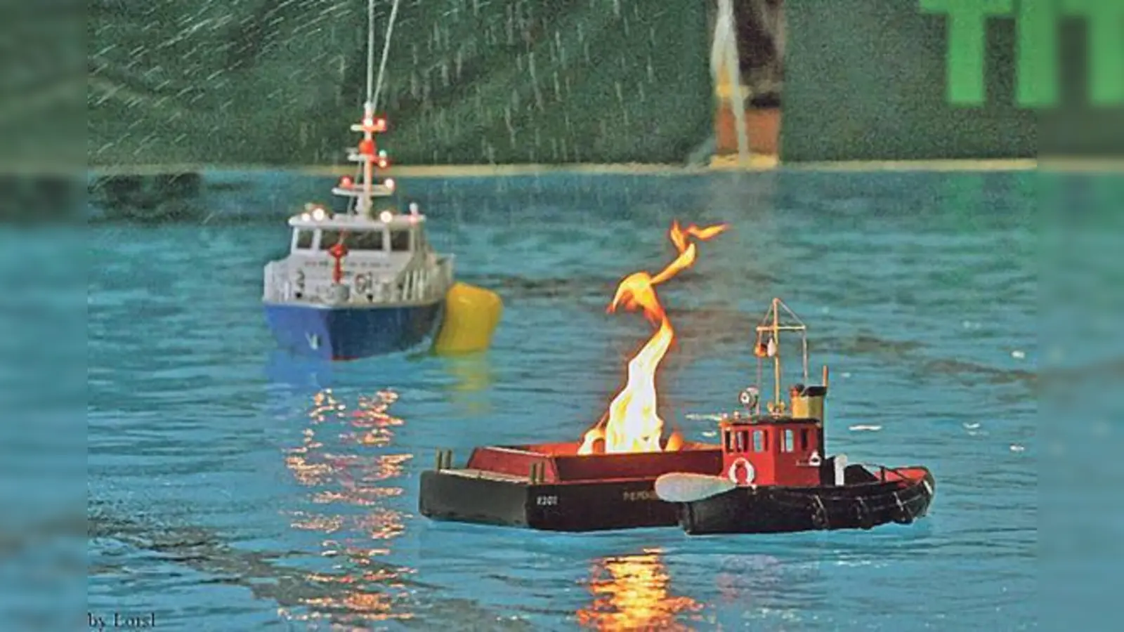 Der Haarer Modellbauvereins IFFM lässt Modellschiffe im  Hallenbad fahren.	 (Foto: VA)